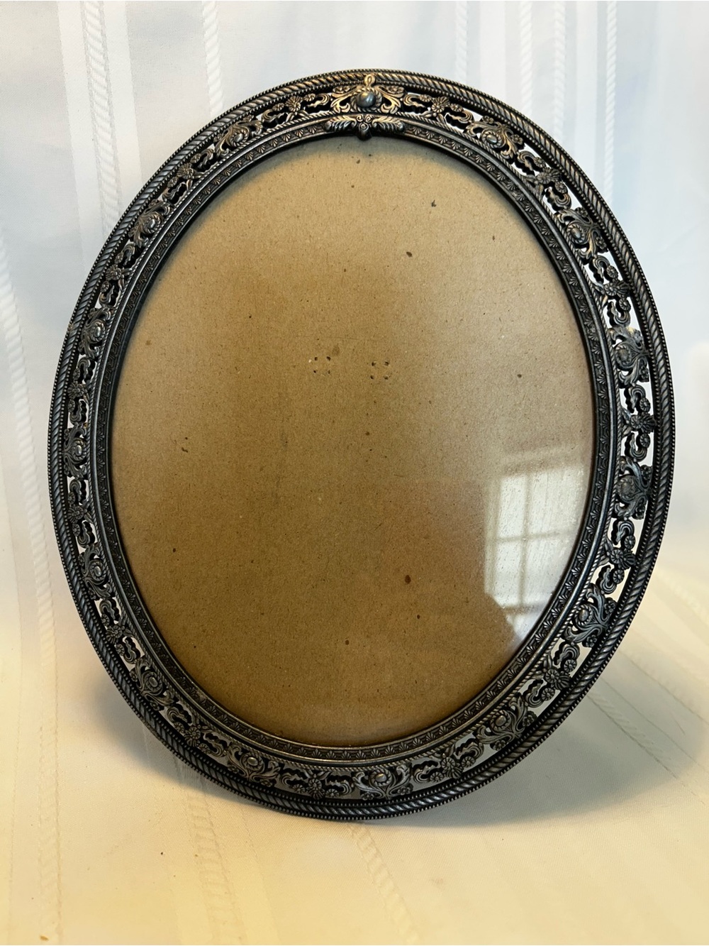 Large Oval Victorian Style Ornate Silver Tone Filigree Picture Photo Frame Decor